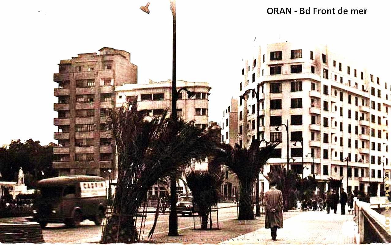Oran - Boulevard Front de Mer  et Square Lyautey.jpg